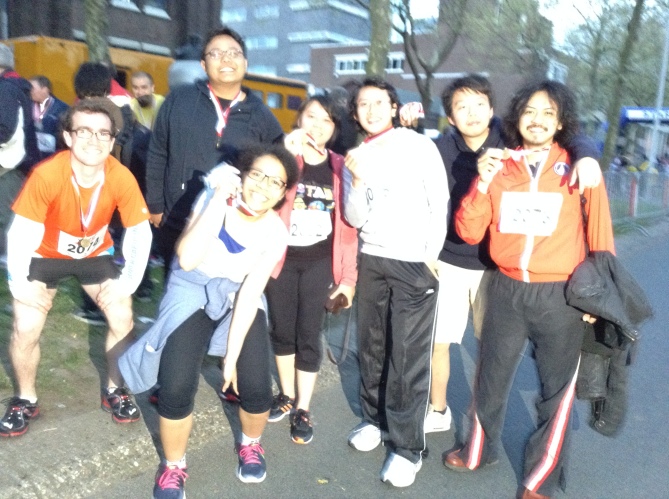 Me and my fellow students-cum-Singelloop runners